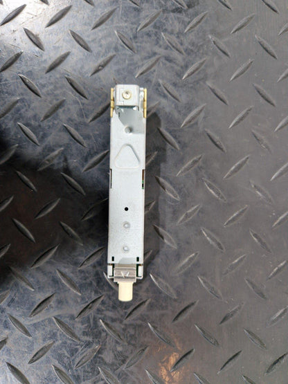 16-19 AUDI A4 B9 GENUINE ANTENNA AMPLIFIER 8W0035225