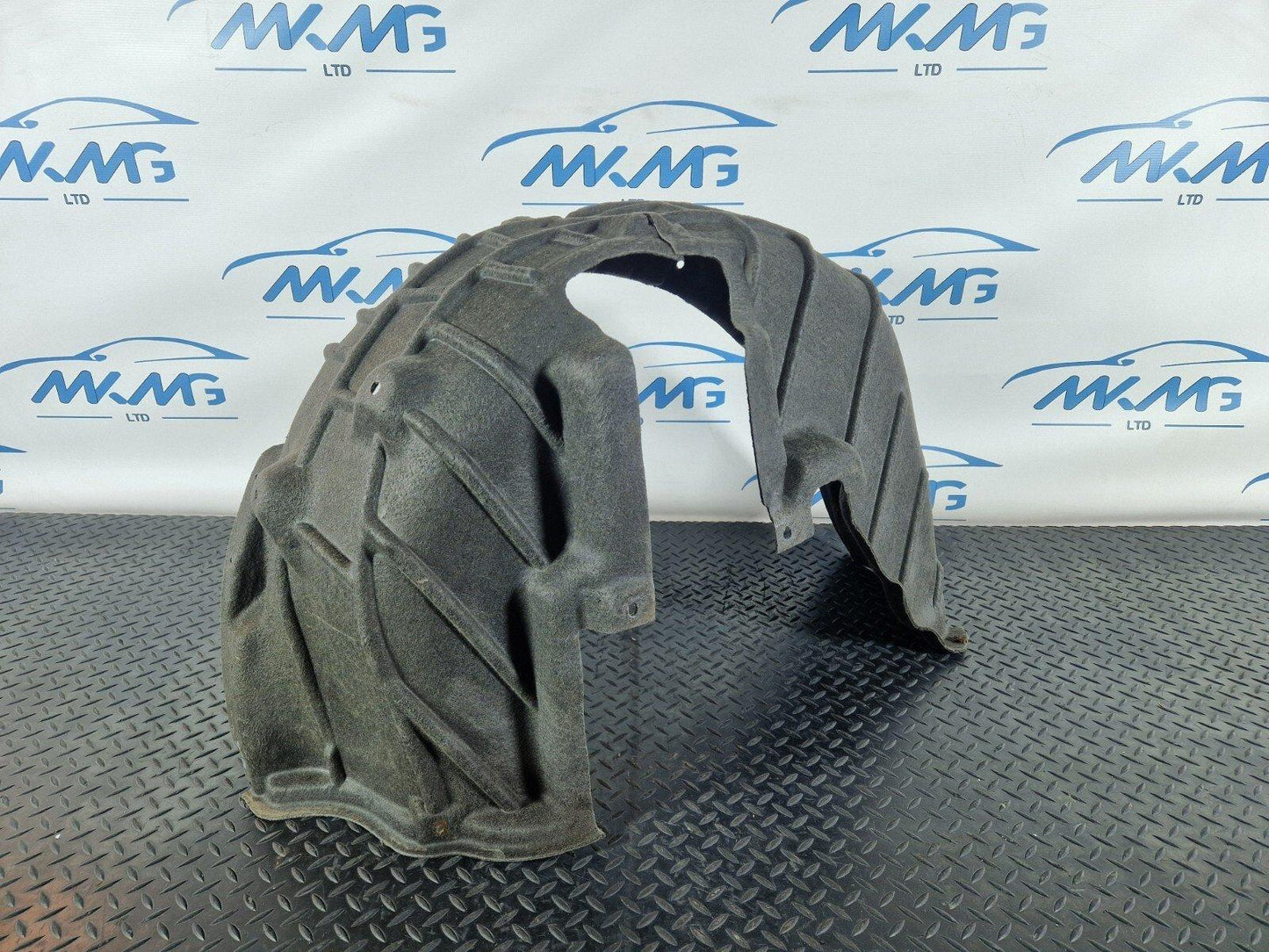 16-19 AUDI A4 B9 GENUINE REAR LEFT WHEEL ARCH 8W0810171F