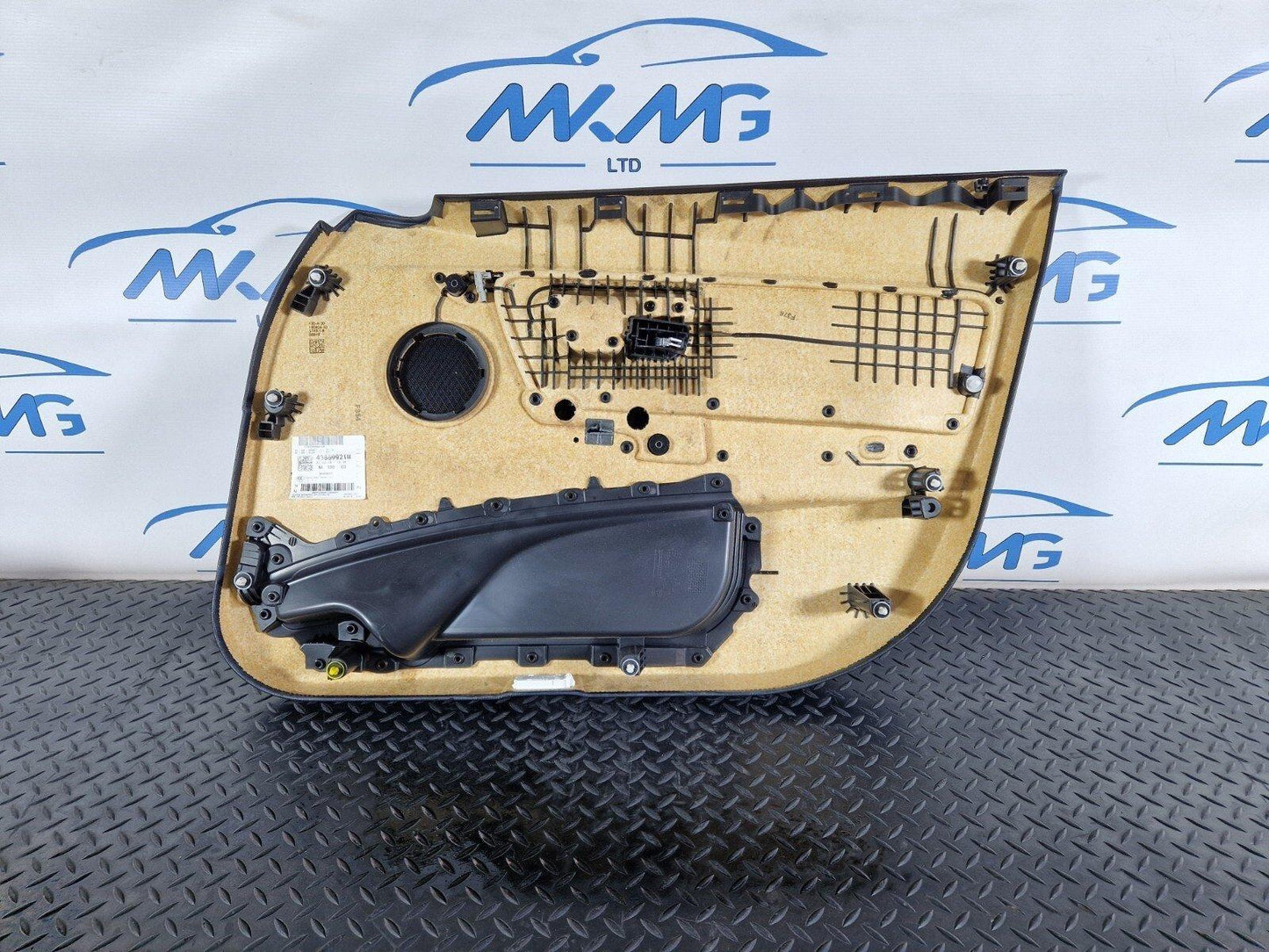 12-18 BMW 3 SERIES F30 F31 LCI FRONT PASSENGER SIDE DOOR CARD PANEL 2083494