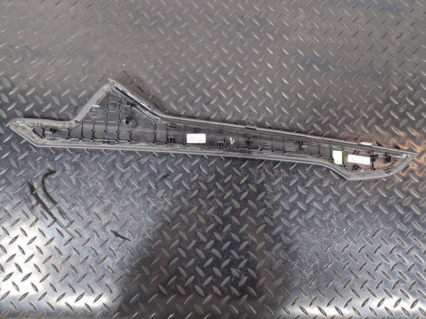 16-19 AUDI A4 B9 GENUINE DRIVER SIDE CENTRE CONSOLE LEATHER TRIM 8W2863306A