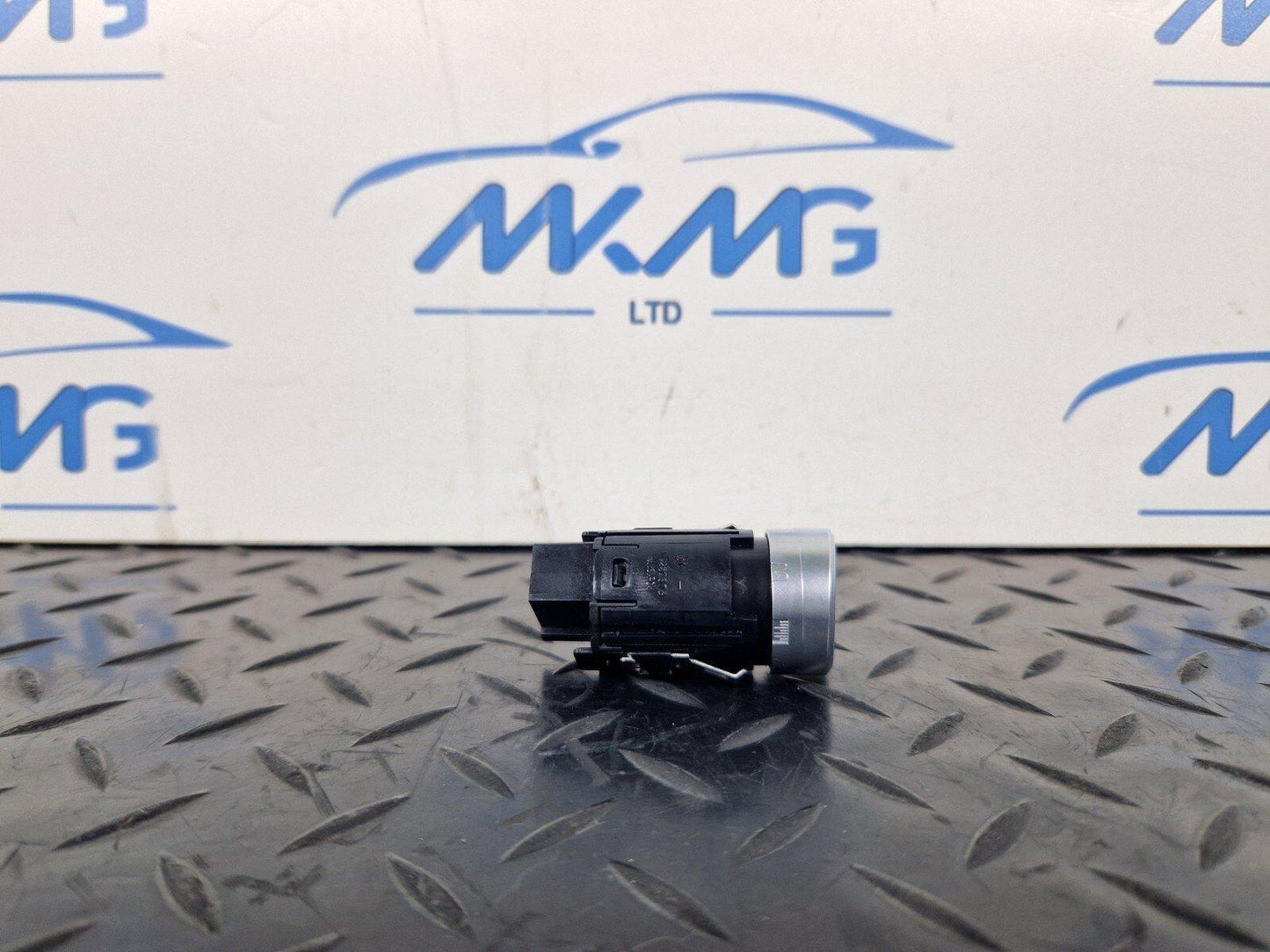 16-19 AUDI A4 AVANT B9 S-LINE ENGINE START STOP CONTROL SWITCH 8W2905217B