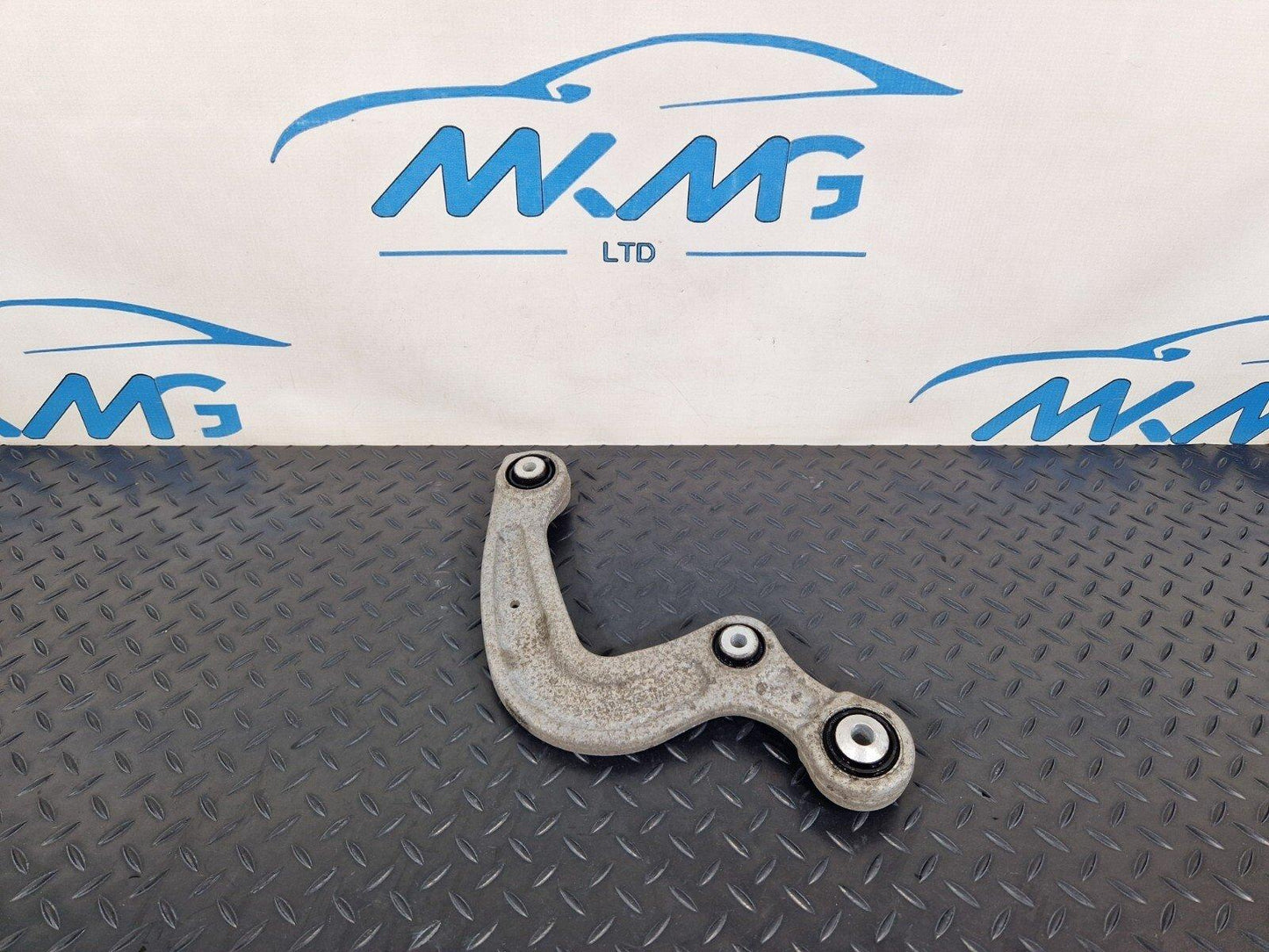 16-19 AUDI A4 B9 GENUINE OEM REAR LEFT CONTROL ARM REAR LEFT CONTROL ARM 8W05053