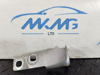 16-19 AUDI A4 B9 GENUINE FRONT LEFT PASSENGER SIDE WING BRACKET 8W0821433