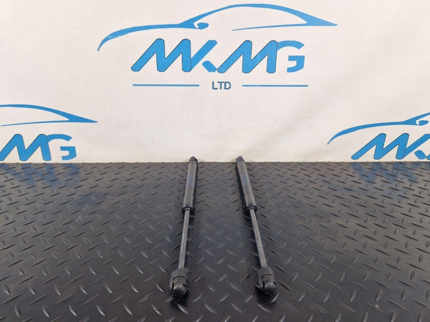 12-18 AUDI A6 C7 GENUINE OEM PAIR OF BONNET HOOD LIFT SUPPORT STRUTS 4G8823359A