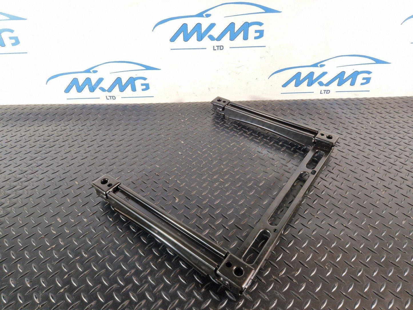 16-20 AUDI Q7 4M GENUINE FRONT SEAT FRAME BRACKET FITS LEFT & RIGHT 4M0881677A