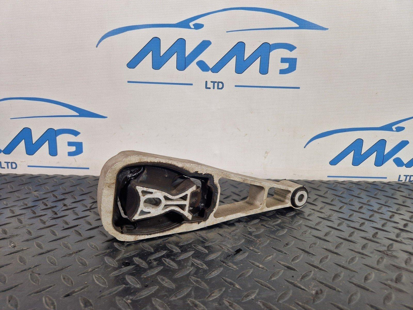 19-ON RANGE ROVER EVOQUE L551 2.0 DIESEL ENGINE MOUNT K8D26P082AB