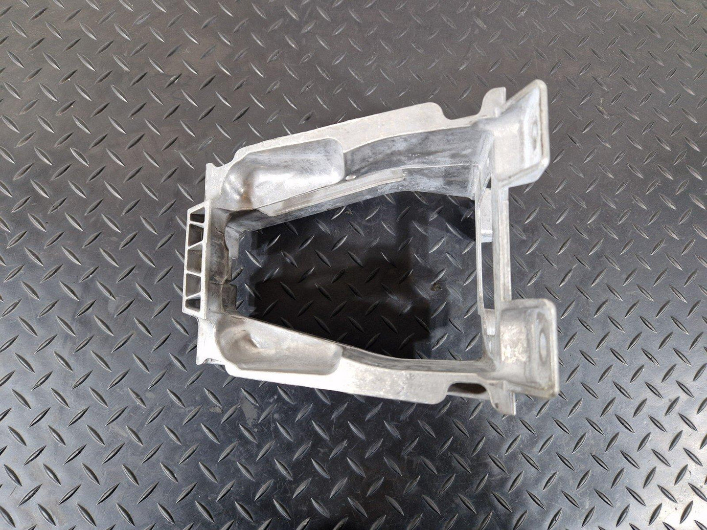 14-21 BMW 2 SERIES 218d GRAN TOURER F46 OEM CENTRE CONSOLE BRACKET REAR 9274404