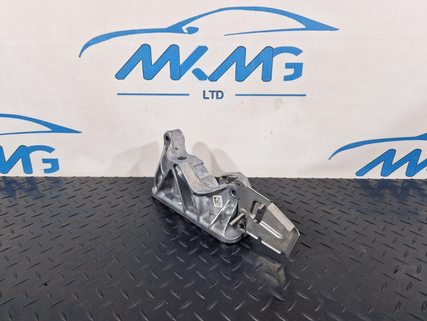 19-ON MERCEDES BENZ B CLASS W247  ENGINE CARRIER BRACKET A6542230004