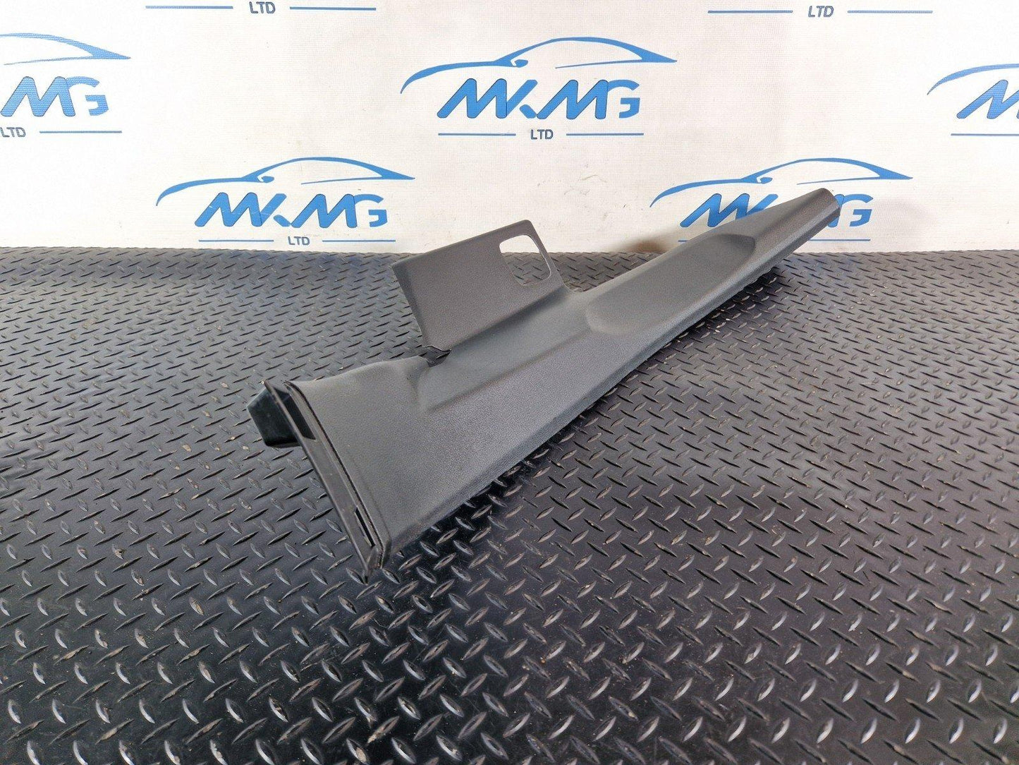 16-20 AUDI Q7 4M GENUINE REAR LEFT SEAT TRIM 4M0867767F