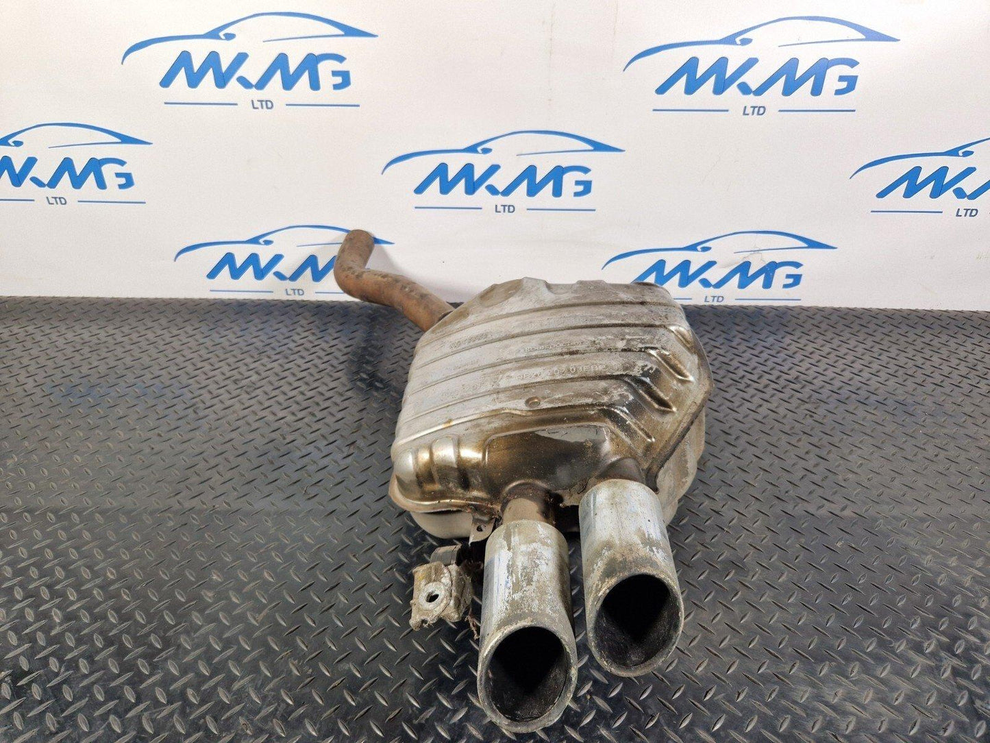 16-19 AUDI A4 B9 REAR EXHAUST BOX 8W0253611D