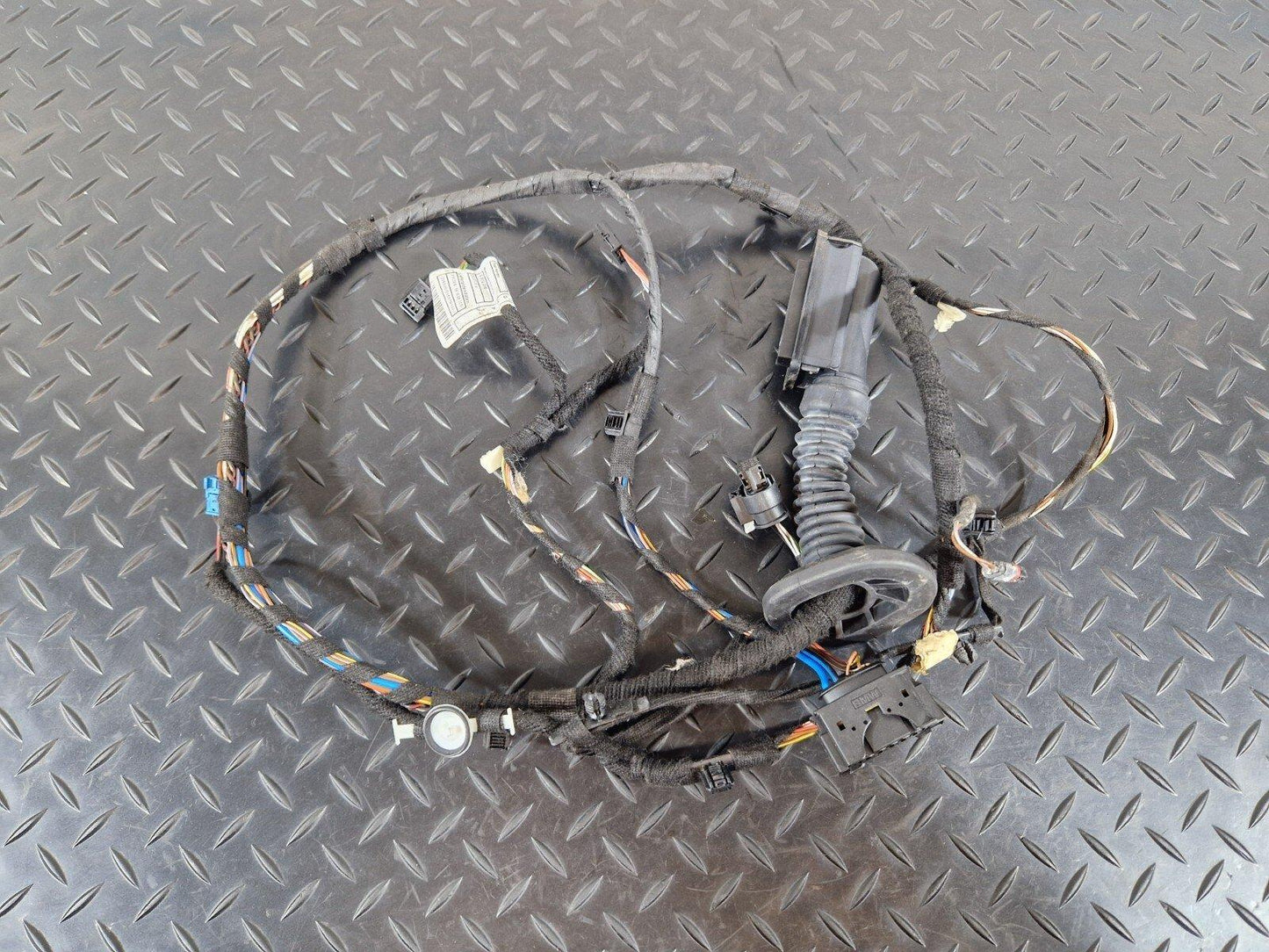 16-22 BMW X1 F48 GENUINE OEM REAR DOOR WIRING LOOM 6812216 6812218