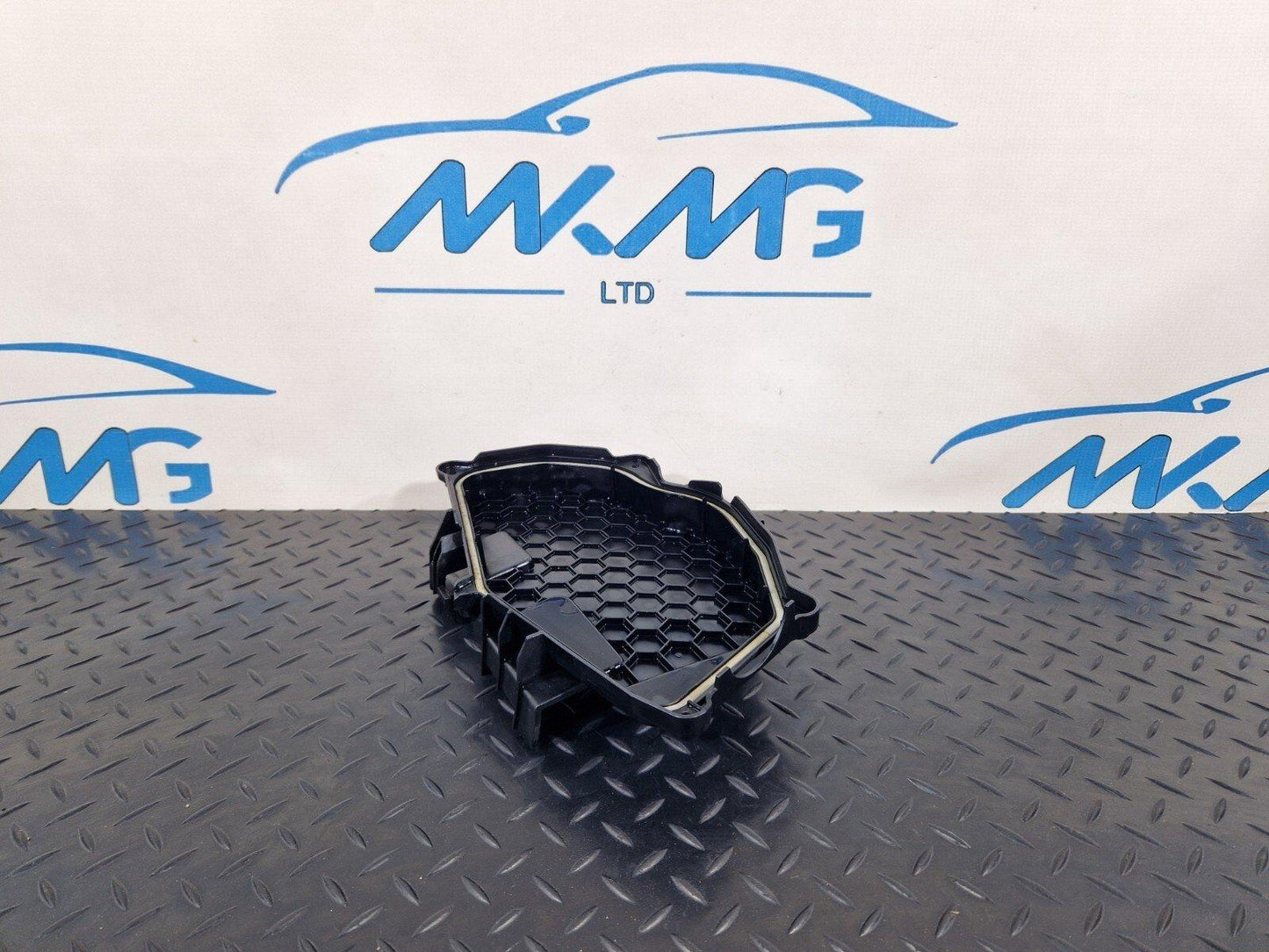 12-18 AUDI A6 C7 GENUINE HOUSING FOR CONTROL UNITS 4G2907613B