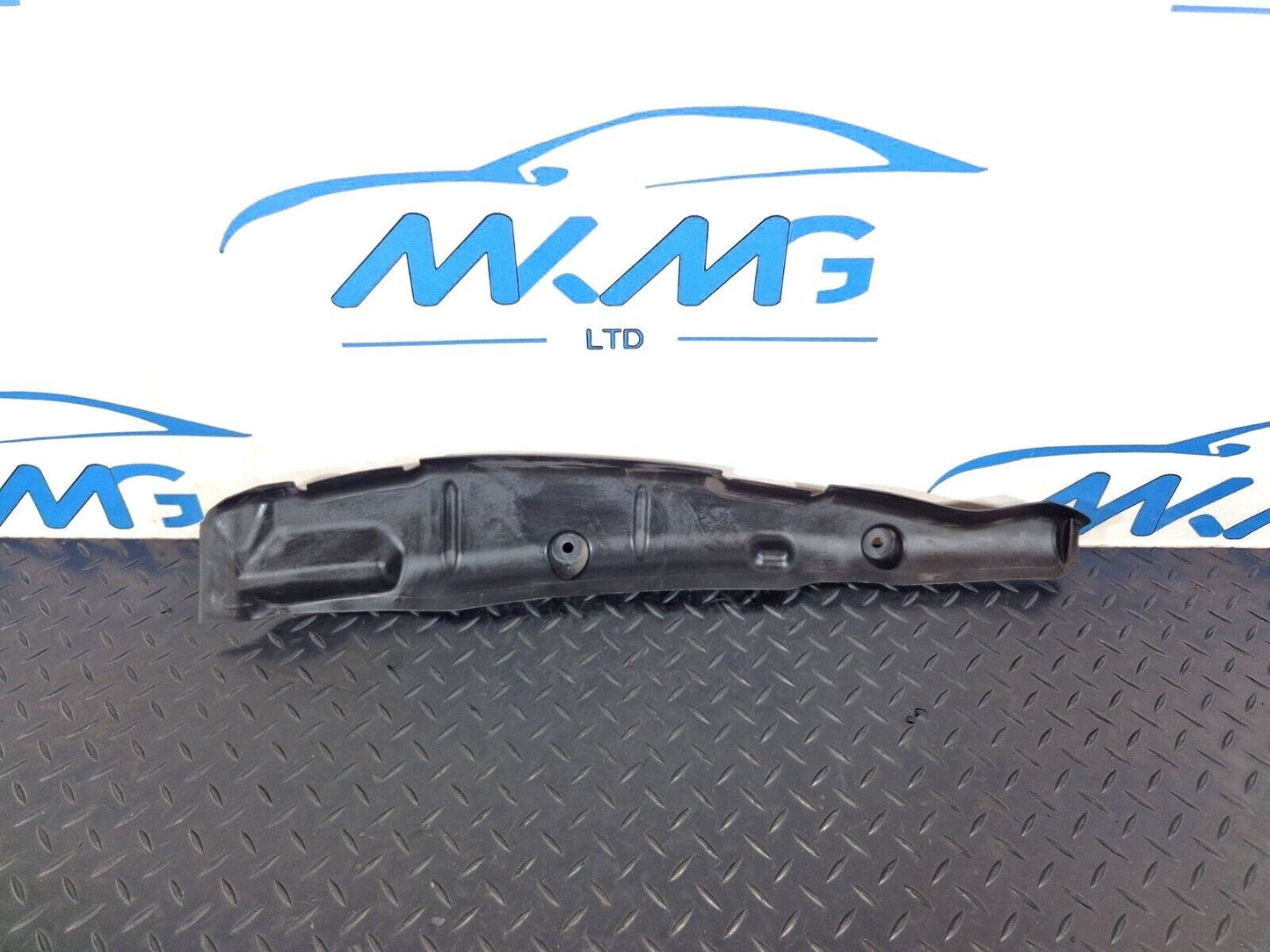 16-19 AUDI A4 B9 GENUINE FRONT RIGHT WING FILLER INSULATOR 8W0821112