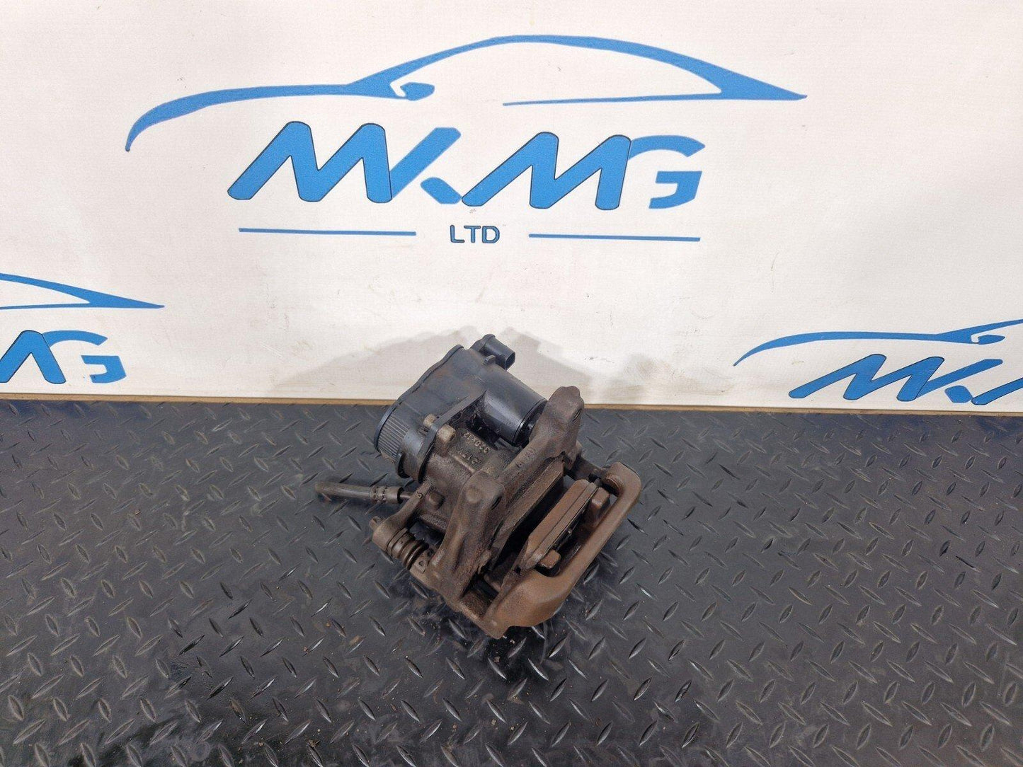 19-ON MERCEDES A CLASS W177 REAR LEFT SIDE ELECTRIC BRAKE CALIPER A2474230798