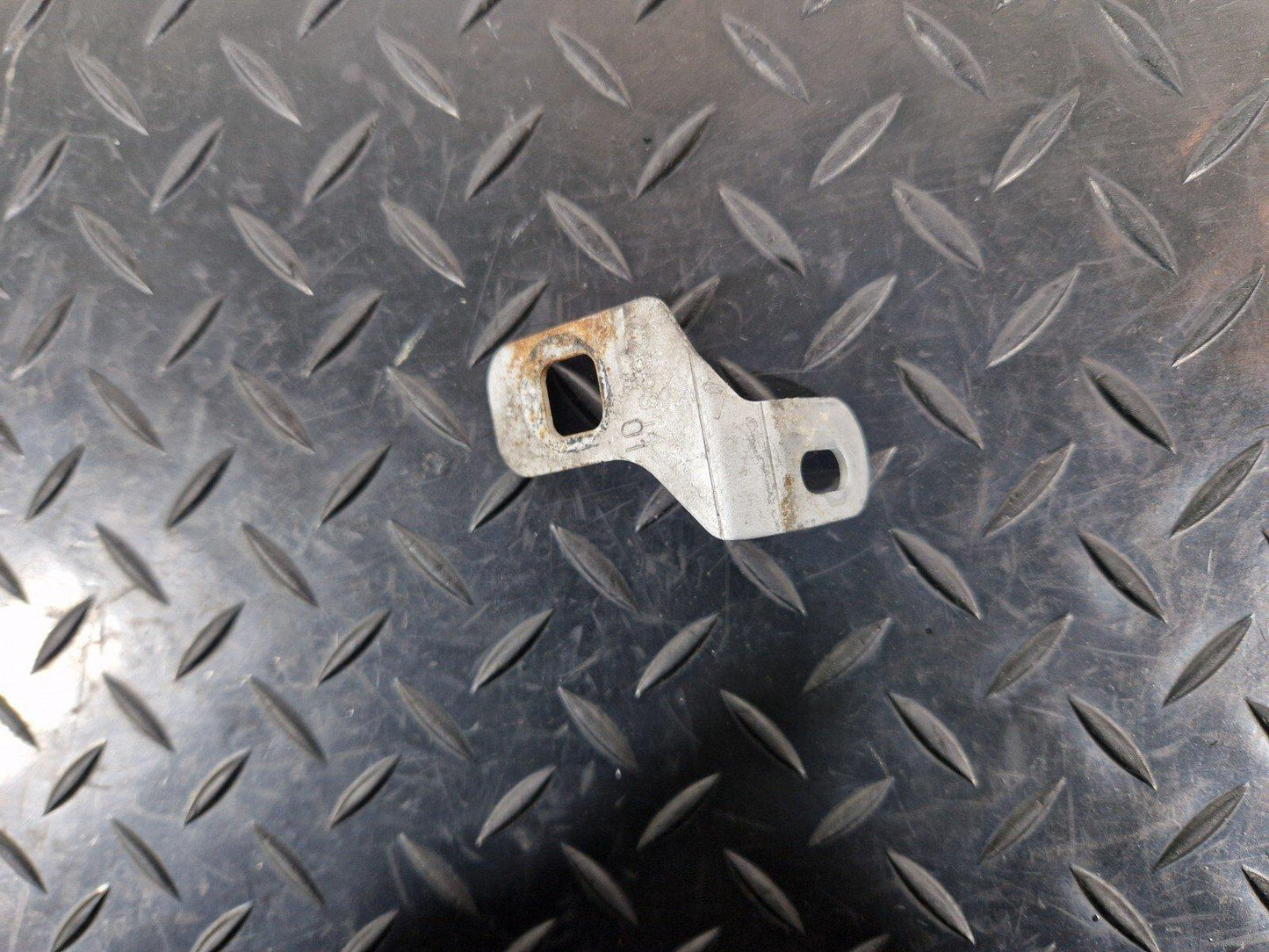11-18 BMW 6 SERIES F06 GENUINE OEM RIGHT SUPPORT BRACKET 7269314