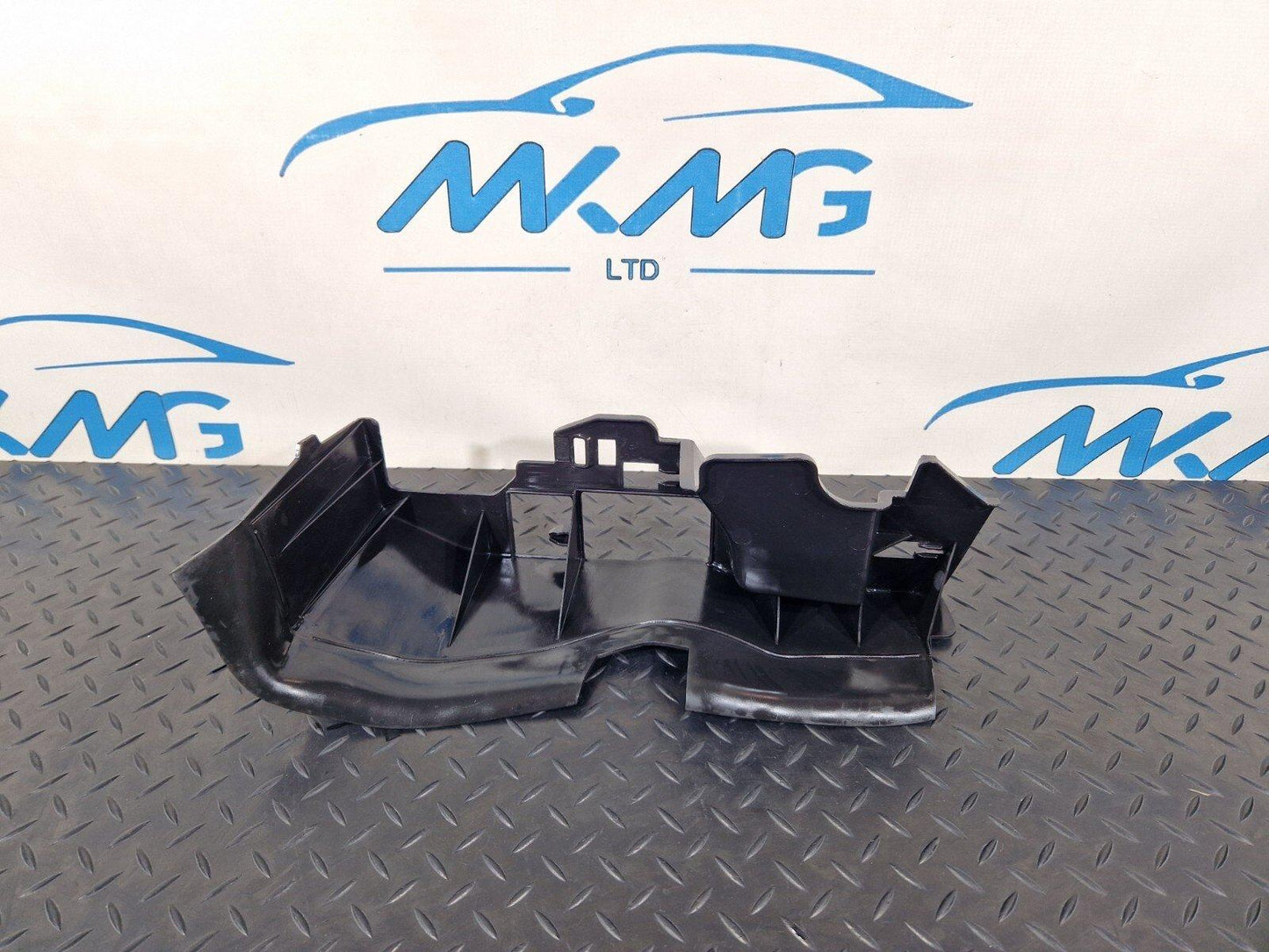 18-ON MERCEDES BENZ SPRINTER W907 CONSOLE COVER SUPPOER MOUNT LEFT A9078802400