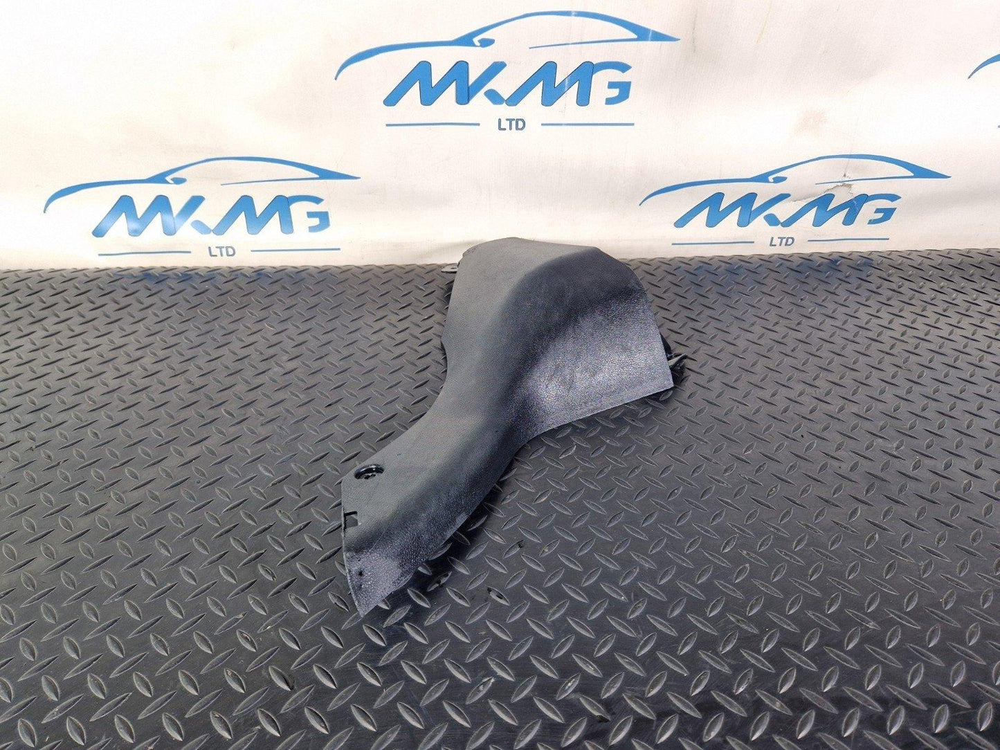 18-ON MERCEDES BENZ SPRINTER W907 W910 RIGHT FOOTWELL TRIM A9076880100