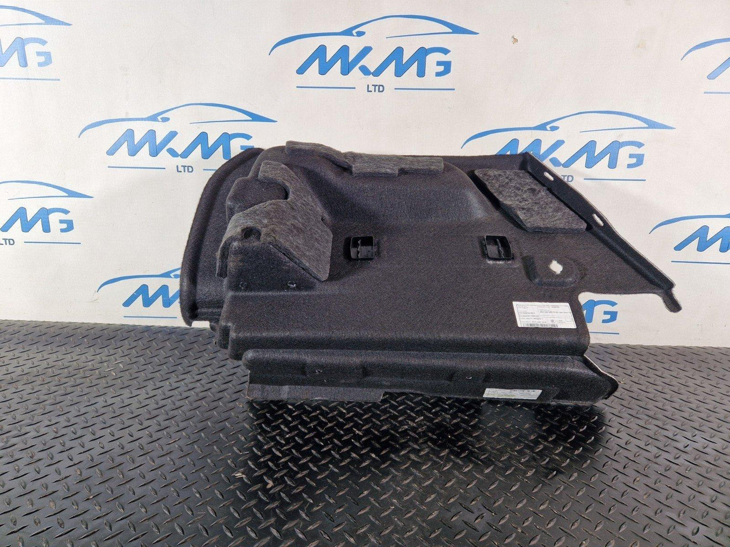 19-ON MERCEDES BENZ B CLASS W247 GENUINE REAR RIGHT SIDE TRUNK TRIM A2476905403