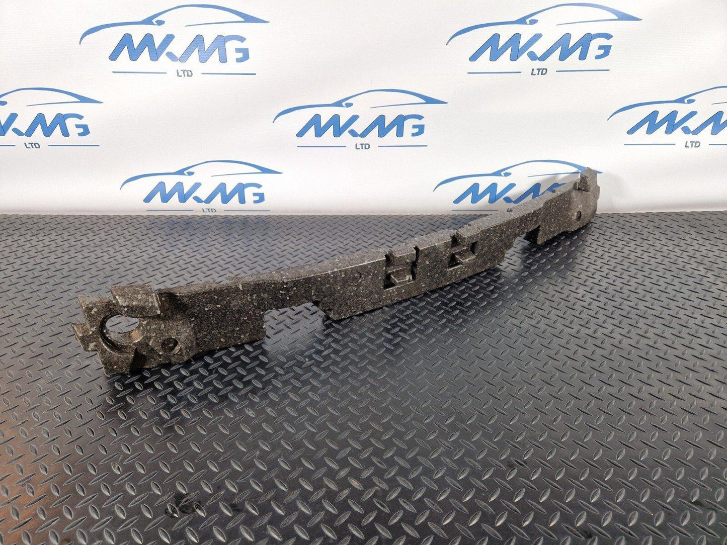 10-18 AUDI A7 4G S-LINE FRONT BUMPER FOAM FILLER PIECE REINFORCEMENT 4G8807550