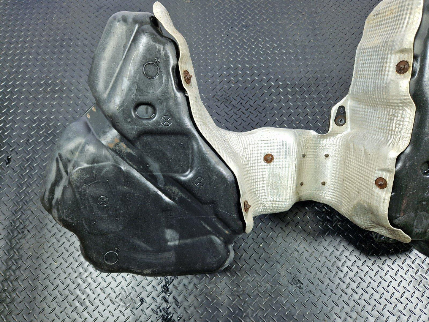 16-19 AUDI A4 B9 QUATTRO 2.0TDI DIESEL ENGINE FUEL TANK & PUMP 8W0201021CL