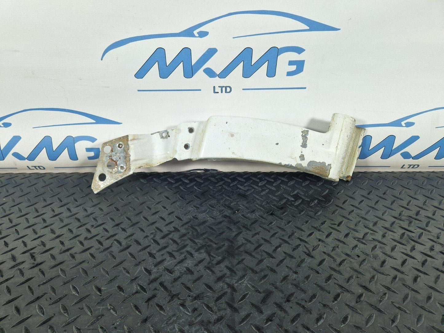 18-ON MERCEDES BENZ SPRINTER W907 W910 FRONT LEFT N/S WING STRIP A9108810200
