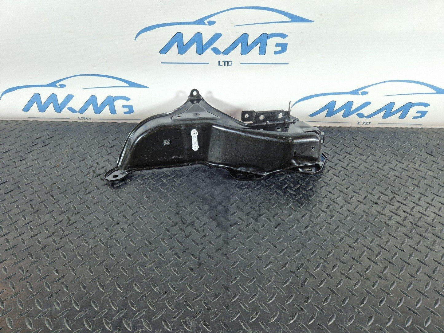 14-21 MERCEDES BENZ C300h W205 OEM RIGHT BOOT LINER A2056308801 A2056365800