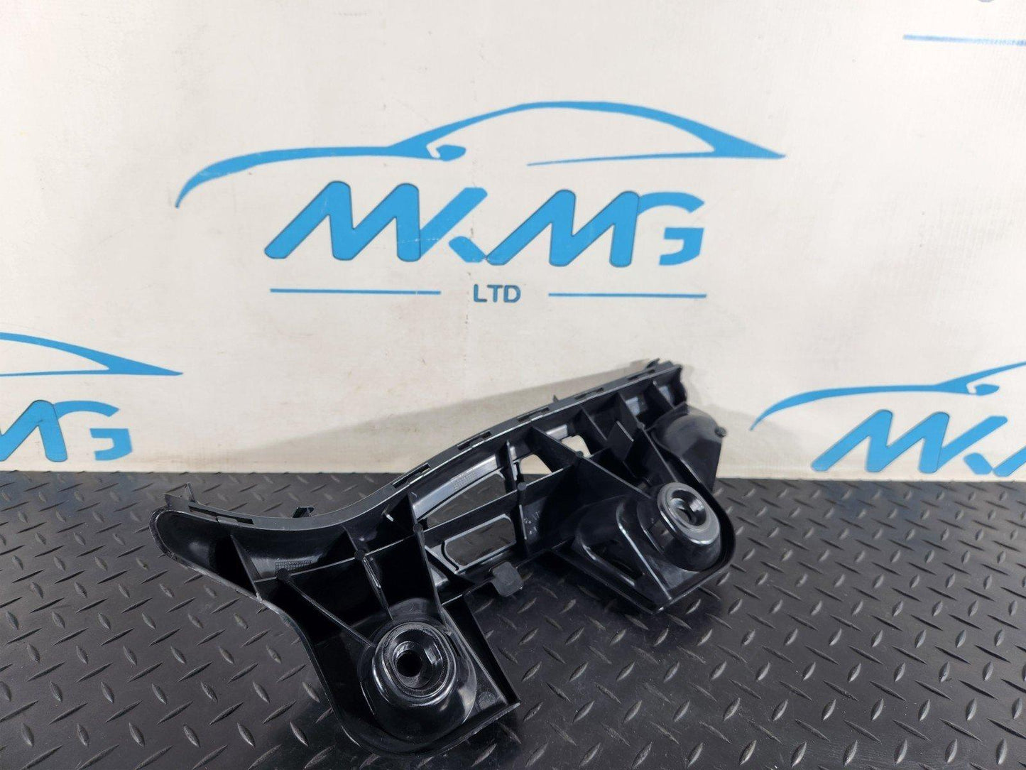 13-19 Mercedes Benz CLA C117 Amg Genuine Rear Bumper Bracket A1778850865