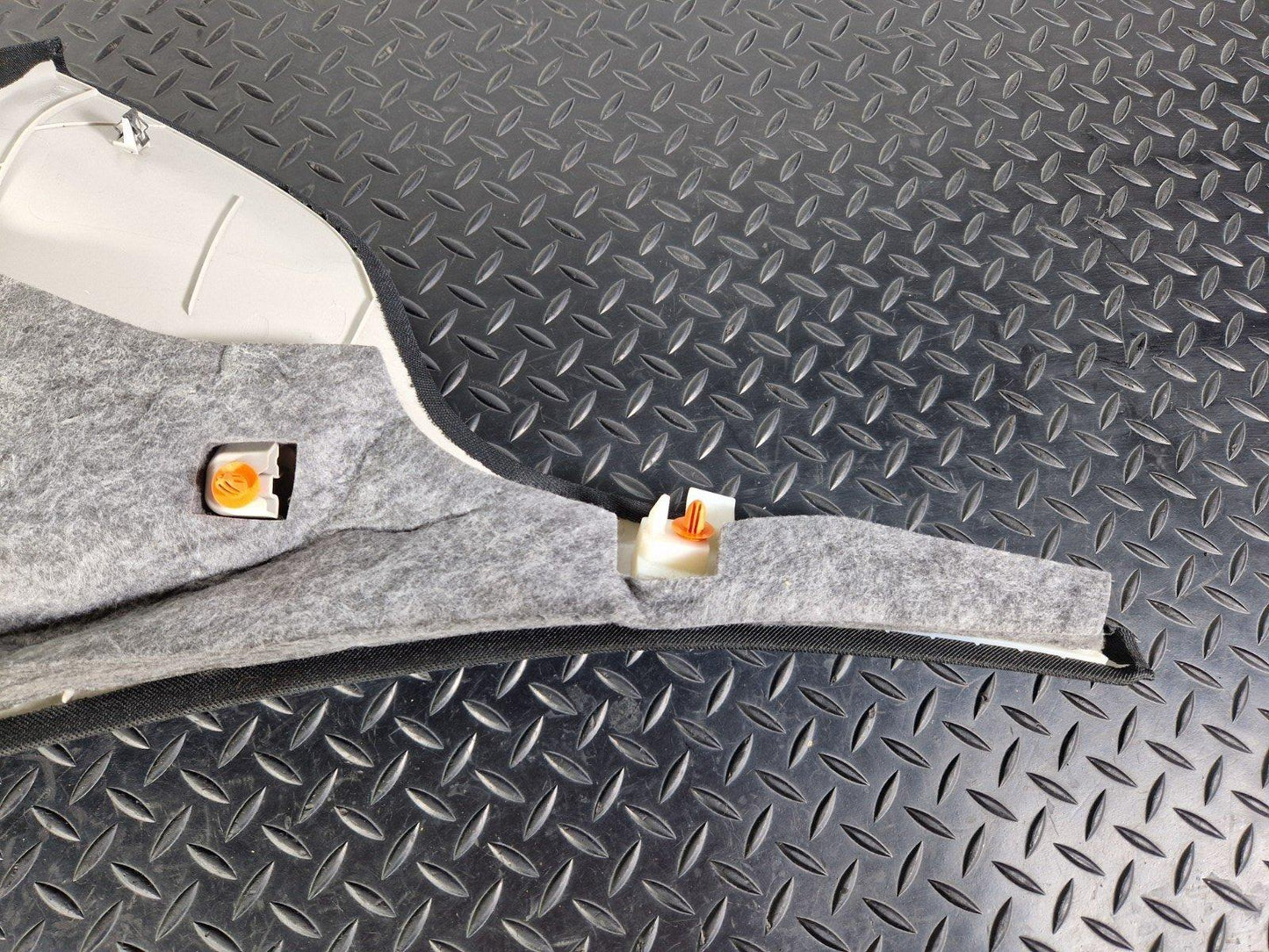 14-21 MERCEDES BENZ C300h W205 D PILLAR TRIM PASSENGER SIDE A2056908203