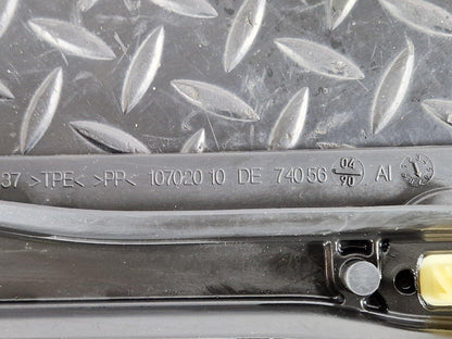 16-22 BMW X1 F48 GENUINE OEM REAR RIGHT O/S DOOR FIXED WINDOW GLASS 7405604