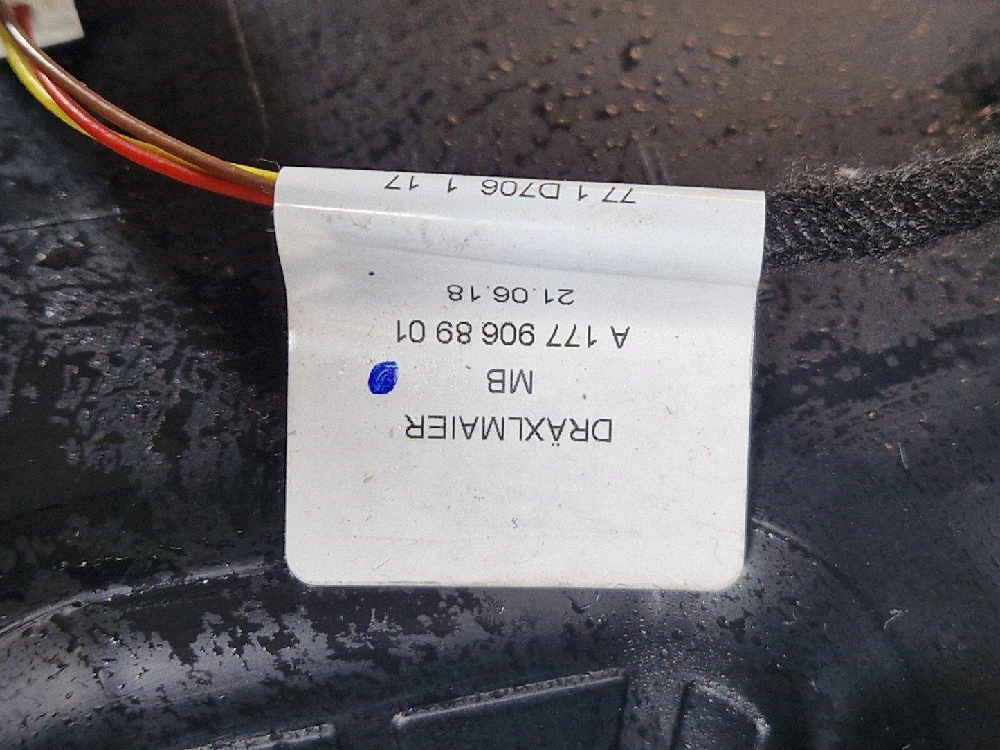 19-ON MERCEDES BENZ B CLASS W247 AMG FRONT LEFT N/S DOOR PANEL CARD A2477204702