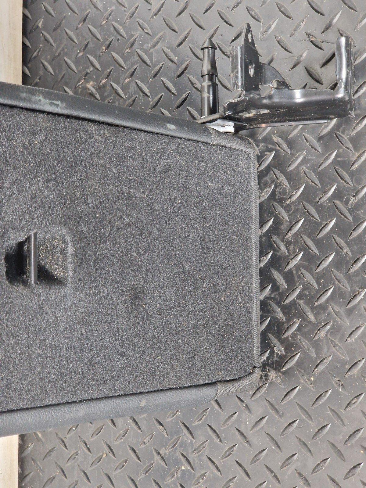 19-ON MERCEDES BENZ A CLASS EQ W177 V177 A250e REAR ARM REST