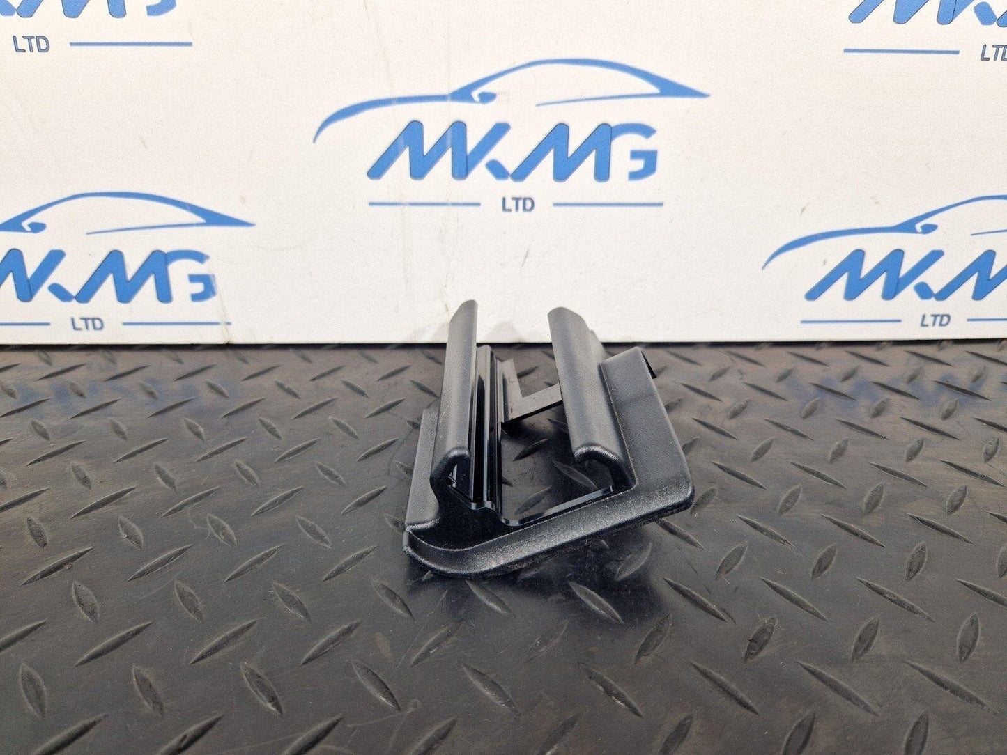 14-21 MERCEDES BENZ C200d W205 OEM FRONT SEAT GUIDE RAIL END COVER A2059190700