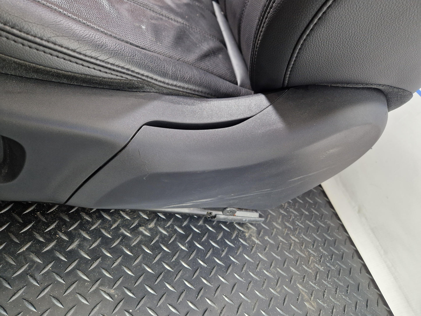 Land Rover Range Rover Evoque L551 Front Left N/S Passenger Seat