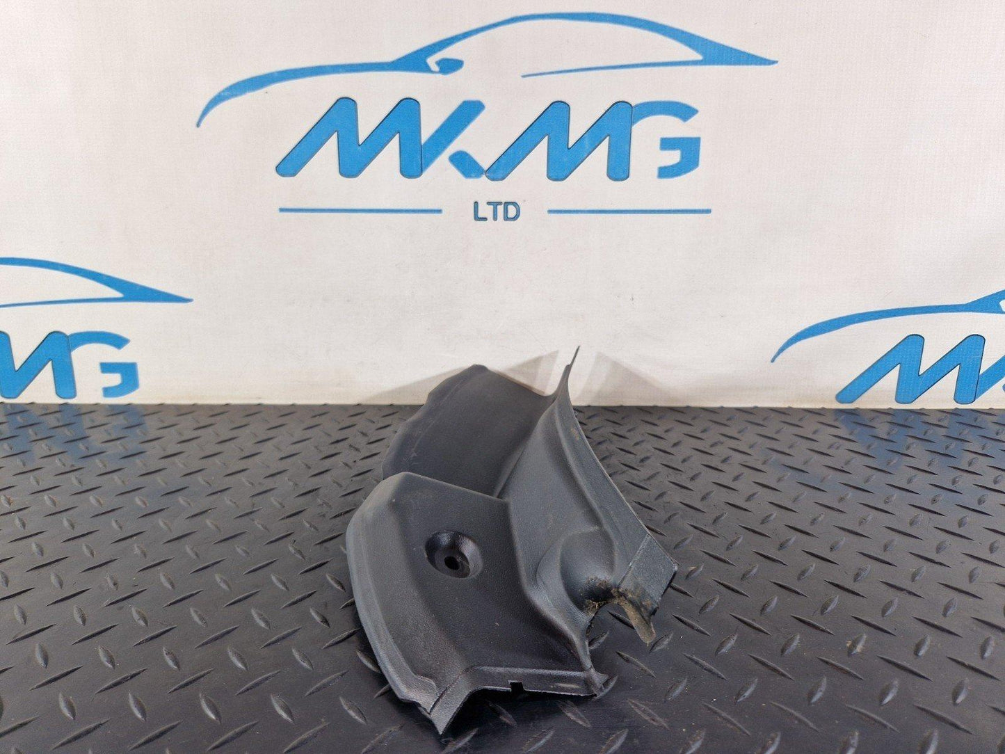 11-19 MERCEDES BENZ ML W166 GENUINE REAR RIGHT SIDE SEAL TRIM A1666910208