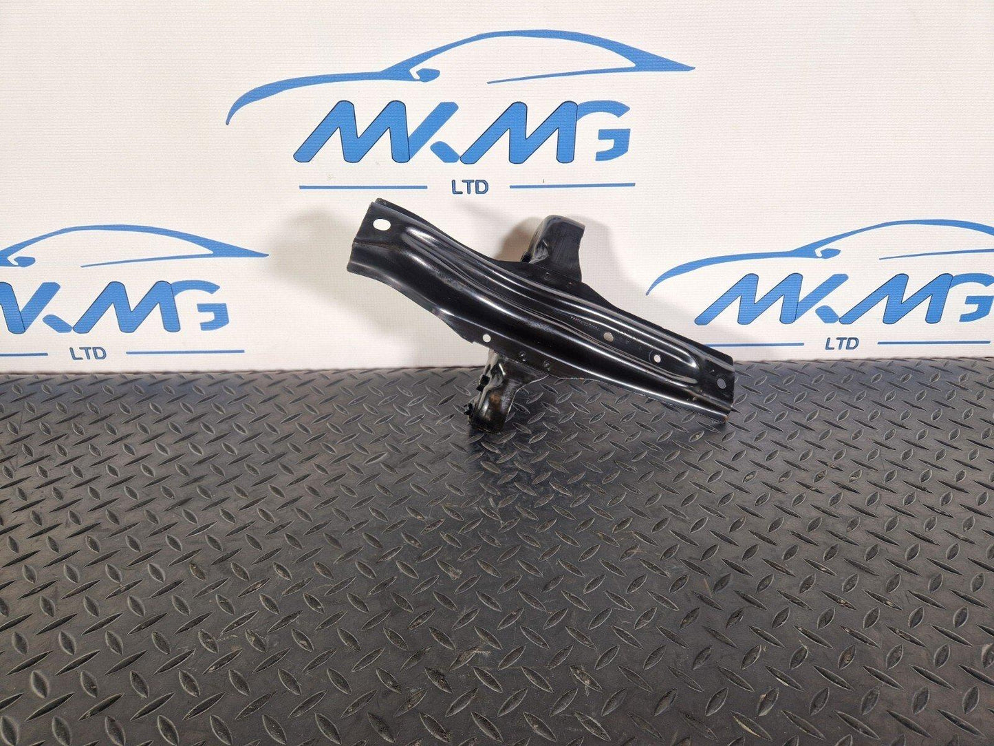14-20 MERCEDES BENZ GLA200 X156 GENUINE OEM BRACKET HOLDER A2465200020