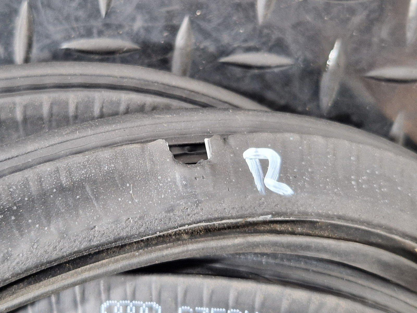 16-19 AUDI A4 B9 REAR LEFT OR RIGHT DOOR RUBBER SEAL 8W5833721