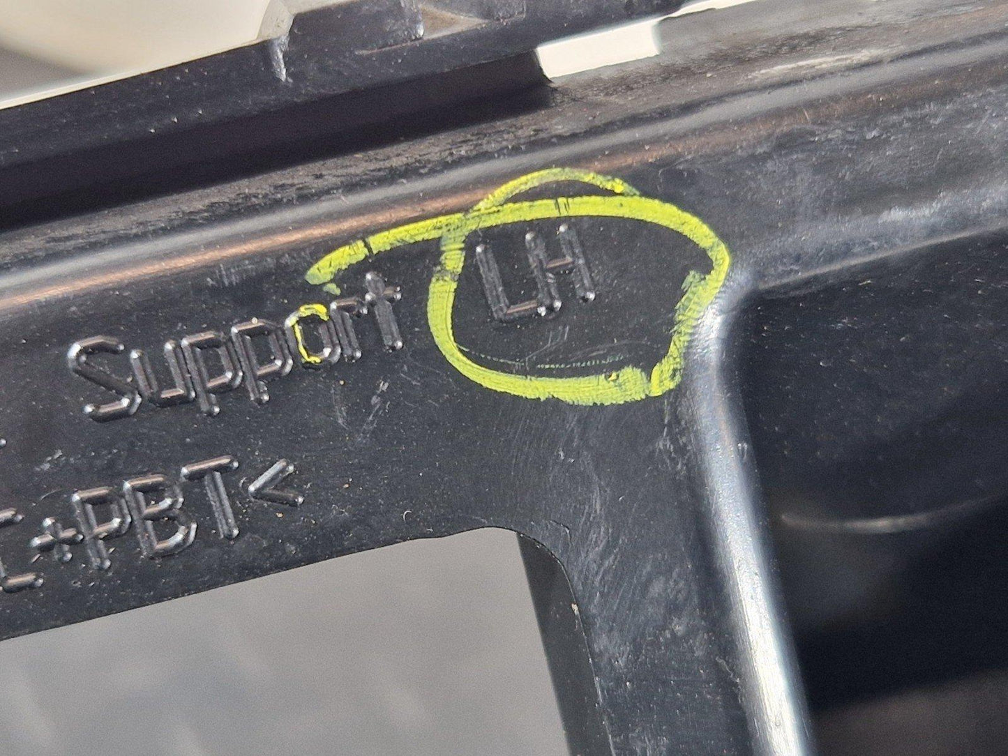 11-19 MERCEDES BENZ ML W166 REAR BUMPER LEFT SIDE BRACKET A1668803303