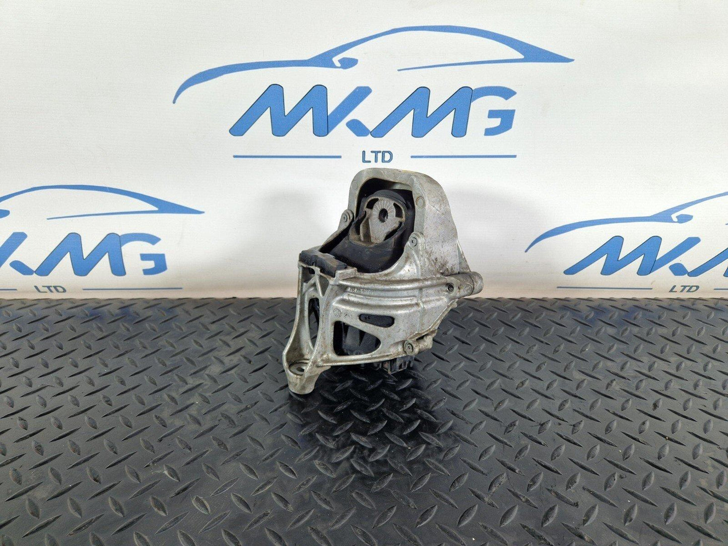 16-19 AUDI A4 AVANT B9 GENUINE RIGHT DRIVER SIDE ENGINE MOUNT 4M0199372FH
