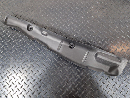 16-19 AUDI A4 B9 SALOON GENUINE FRONT RIGHT WING FILLER INSULATOR 8W0821112