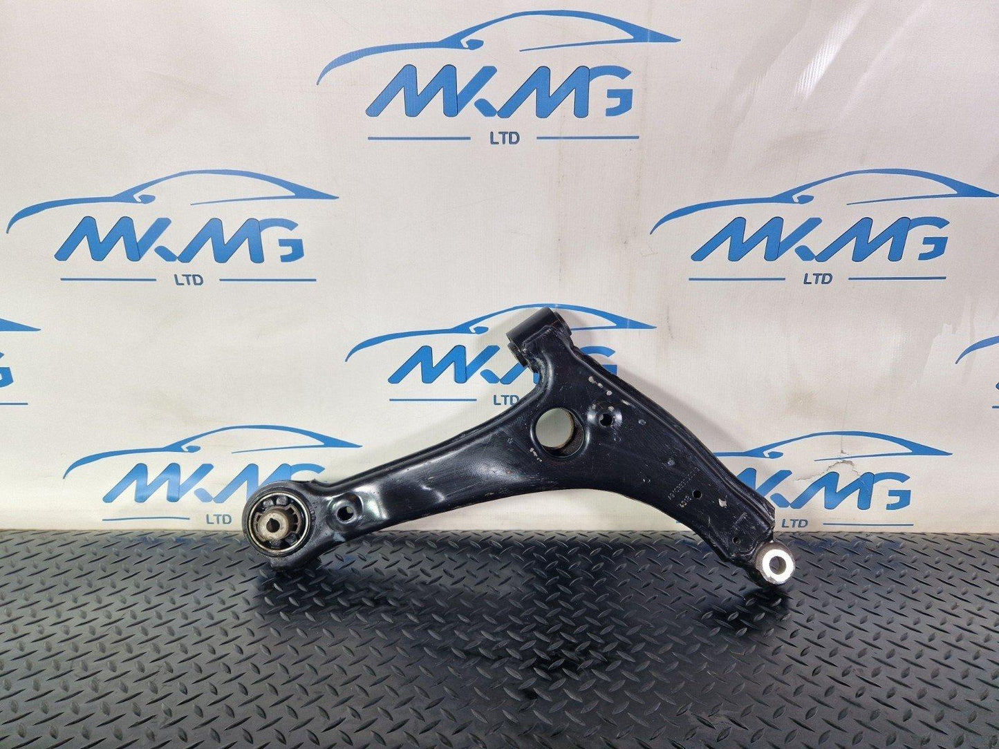 18-ON MERCEDES BENZ SPRINTER W907 W910 FRONT LOWER CONTROL ARM A9103330000