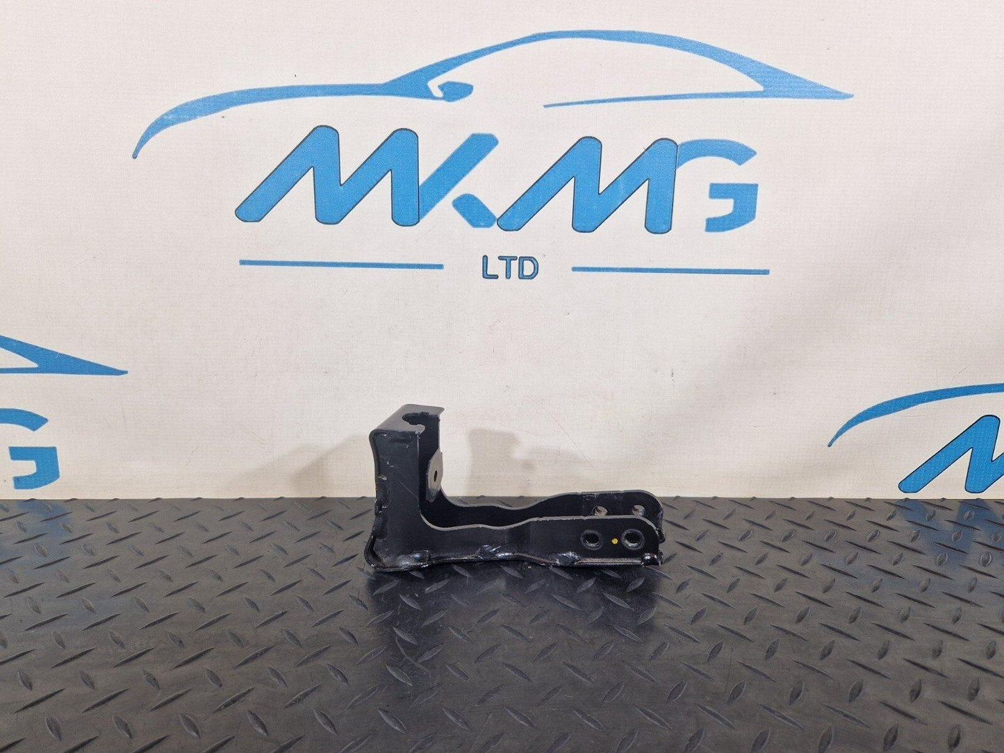 10-17 AUDI A8 4H FRONT LEFT N/S UNDERRUN BAR BRACKET MOUNT 4H0399633A