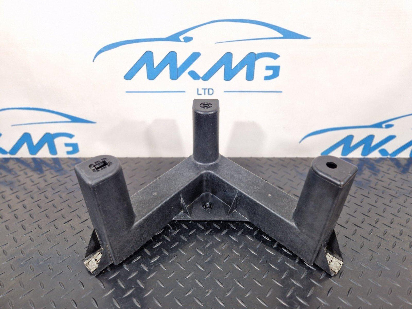 18-ON MERCEDES BENZ A CLASS W177 GENUINE MOUNT BRACKET A1776827500