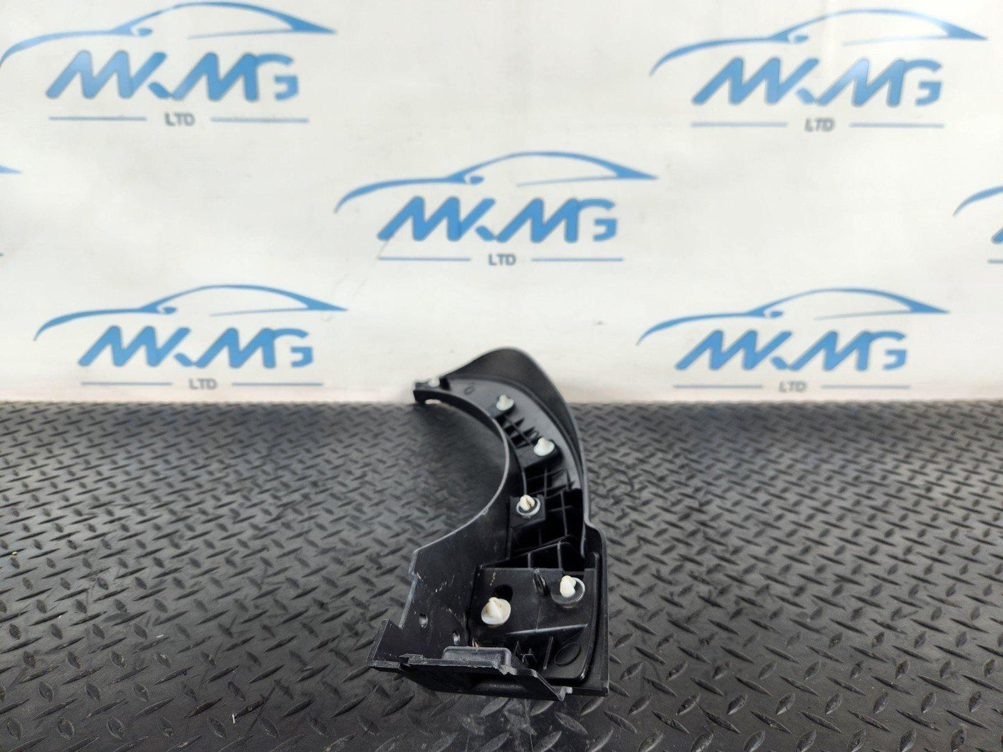 19-ON RANGE ROVER EVOQUE L551 REAR WHEEL ARCH TRIM RH K8D228370AD