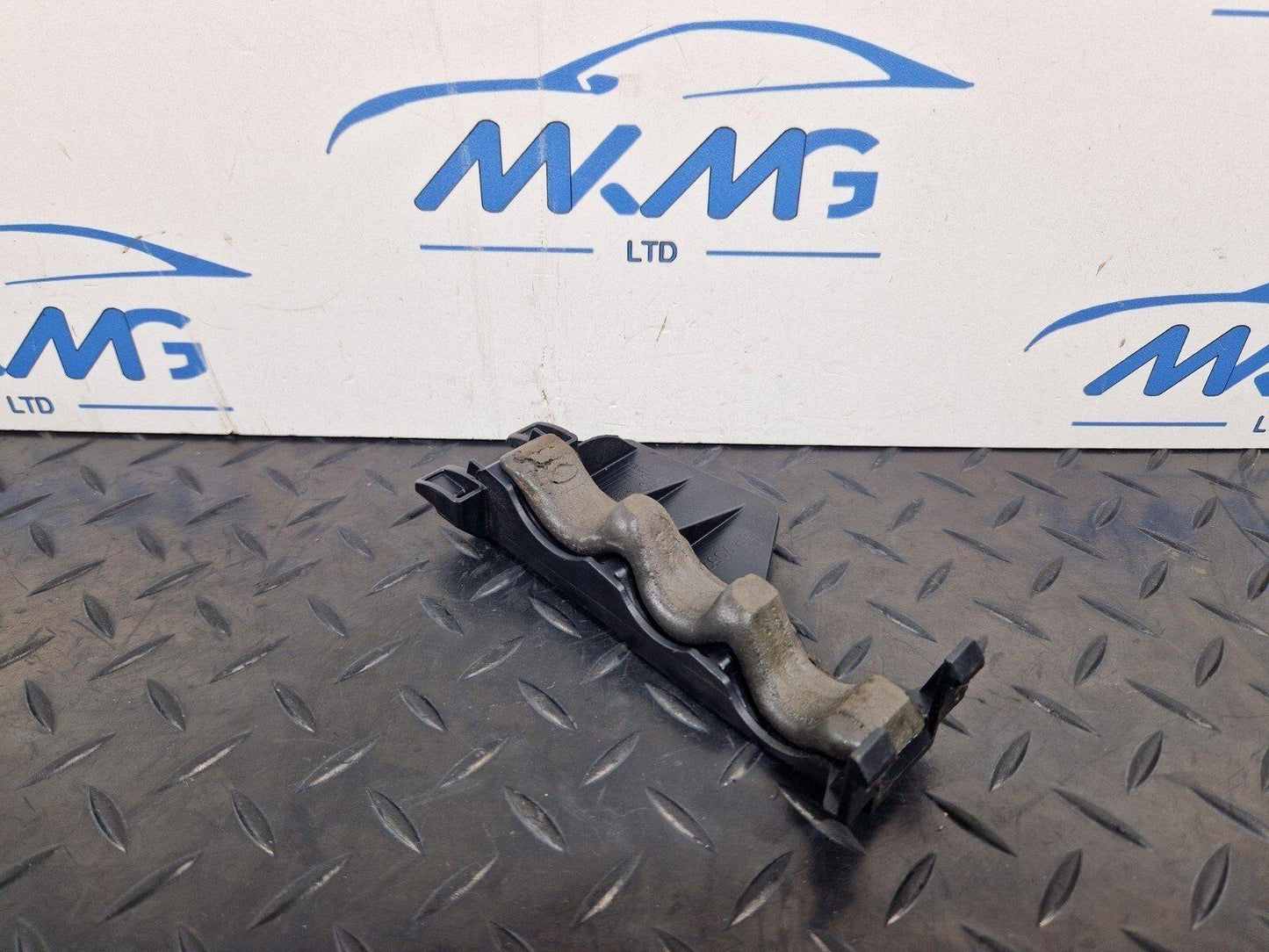 14-21 MERCEDES-BENZ C-CLASS C250D W205 GENUINE PIPE HOLDING BRACKET A2058310798