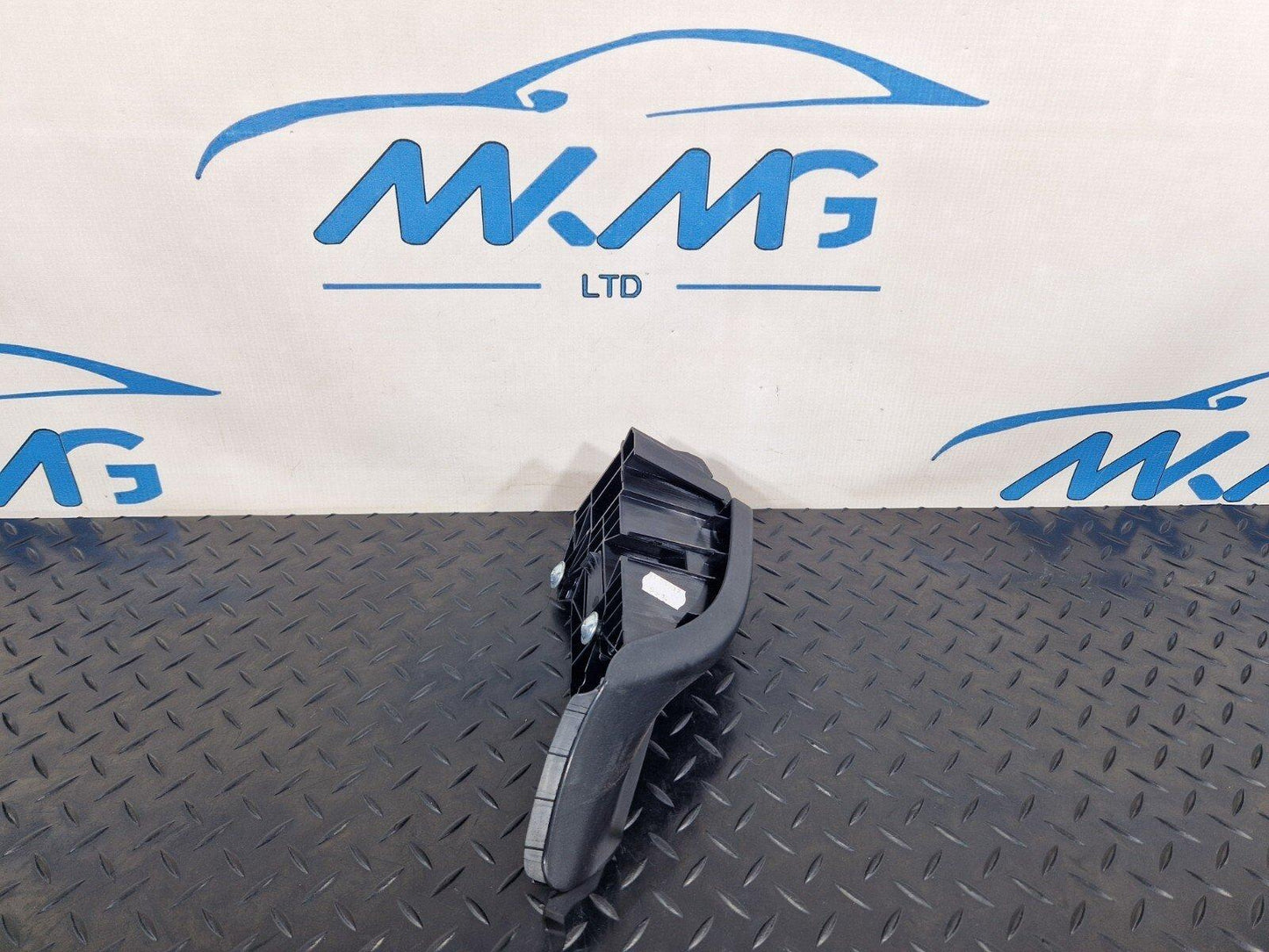 16-23 AUDI S5 COUPE GENUINE REAR LEFT SEATBELT GUIDE TRIM COVER 8W6857791