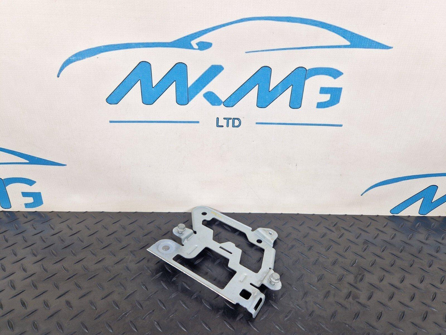 14-21 MERCEDES-BENZ C-CLASS C250D W205 OEM CONTROL MODULE BRACKET A2055452240