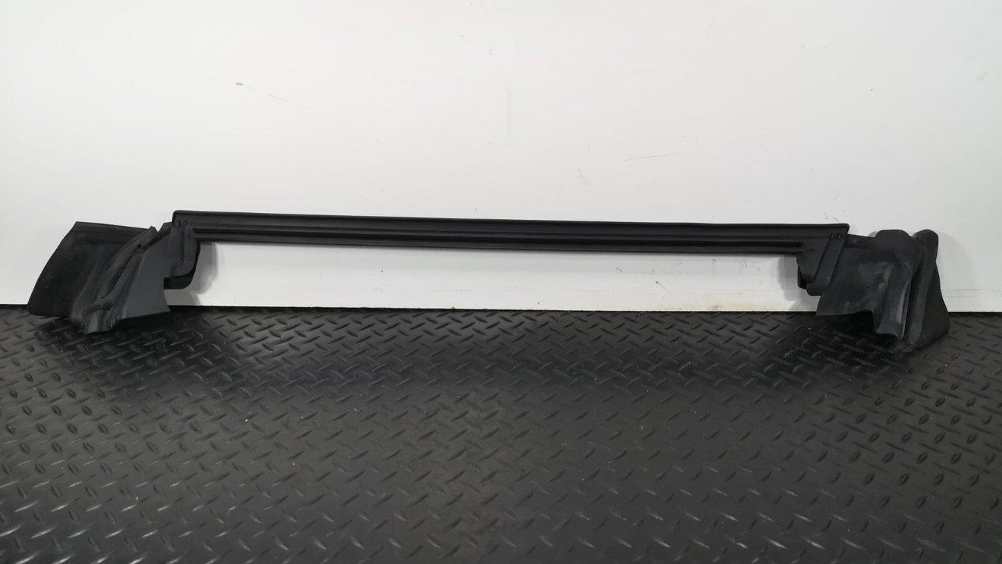 13-19 MERCEDES BENZ CLA W117 C117 REAR RIGHT DRIVER SIDE WINDOW RUBBER SEAL B115