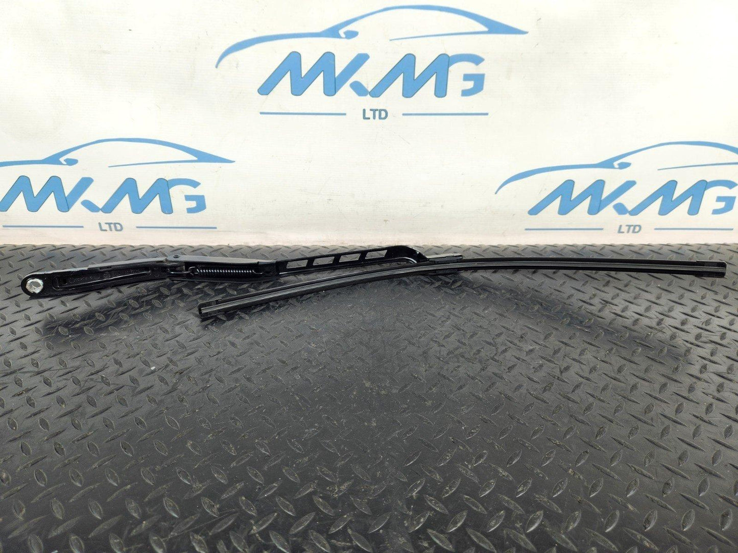 11-19 MERCEDES BENZ ML W166 GENUINE FRONT RIGHT O/S WINDOW WIPER ARM A1668201040