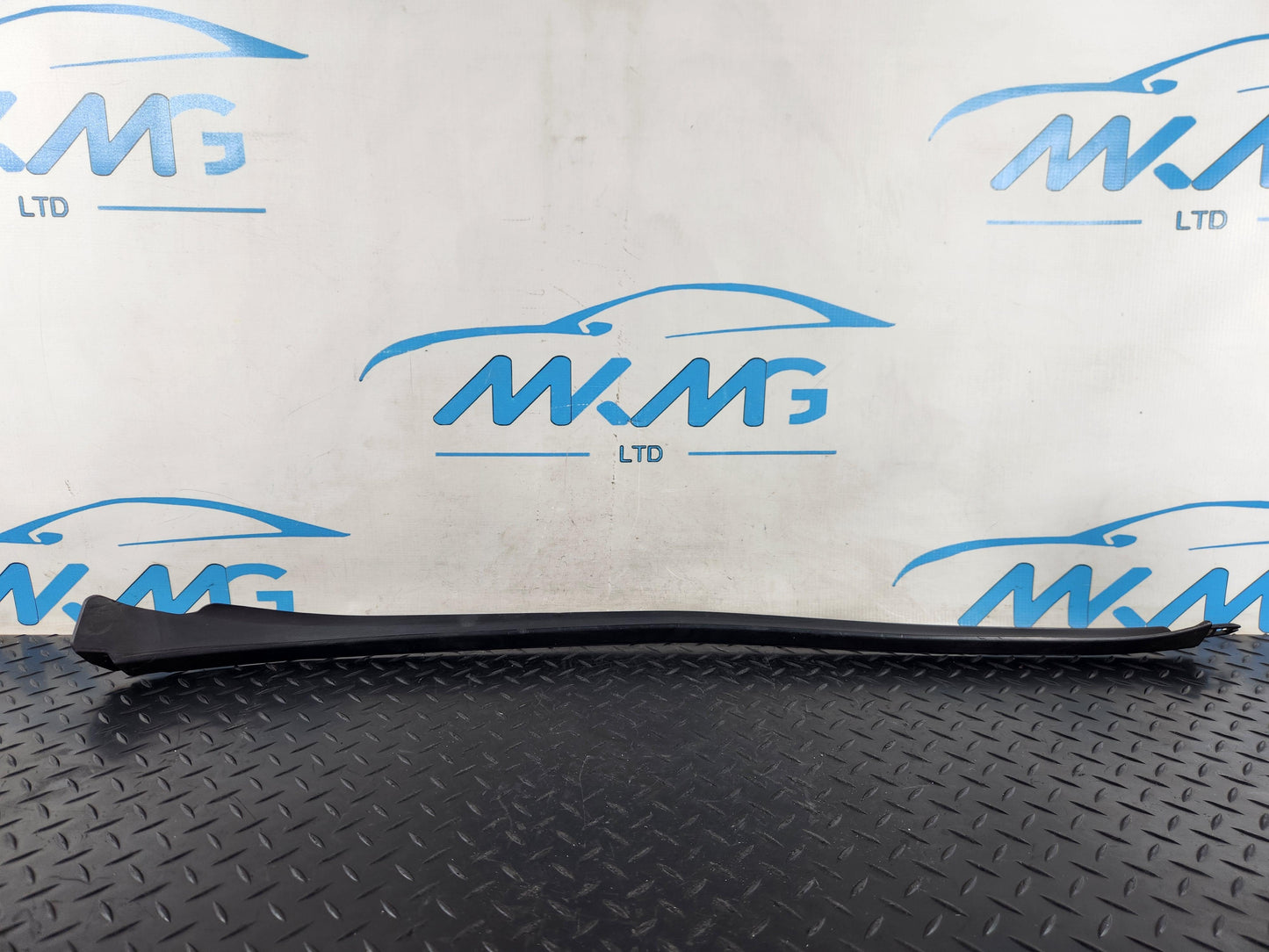 2019 - Mercedes B200d B-Class W247 front left n/s water deflector a2476900301