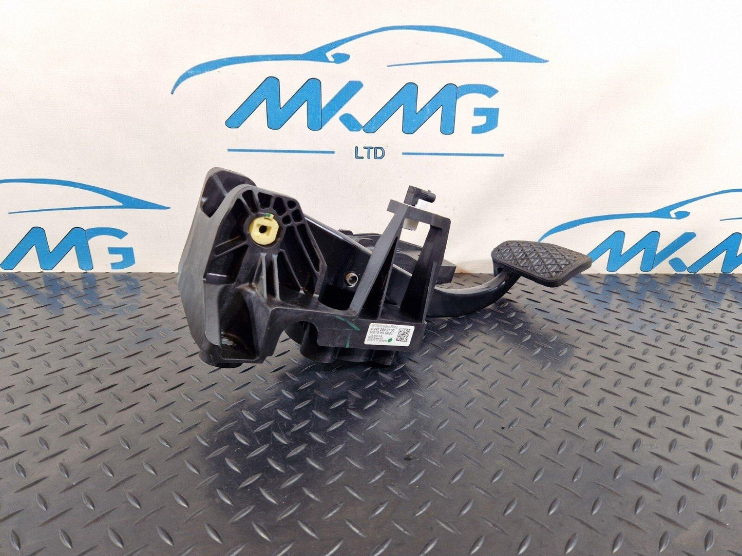 18-ON MERCEDES BENZ A CLASS W177 GENUINE AUTO GENUINE BRAKE PEDAL A2472900100